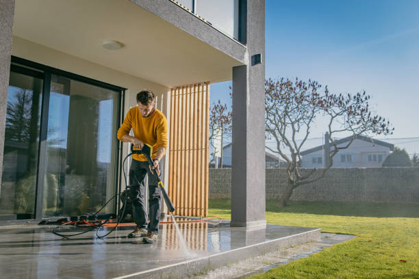 Best Patio and Deck Pressure Washing  in La Crescenta Montrose, CA